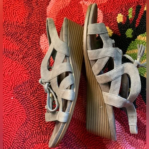 ⭐️ Sz 9 Vionic Kalie Grey Suede Wedge Strappy Slingback Sandals Orthotic - Picture 6 of 7